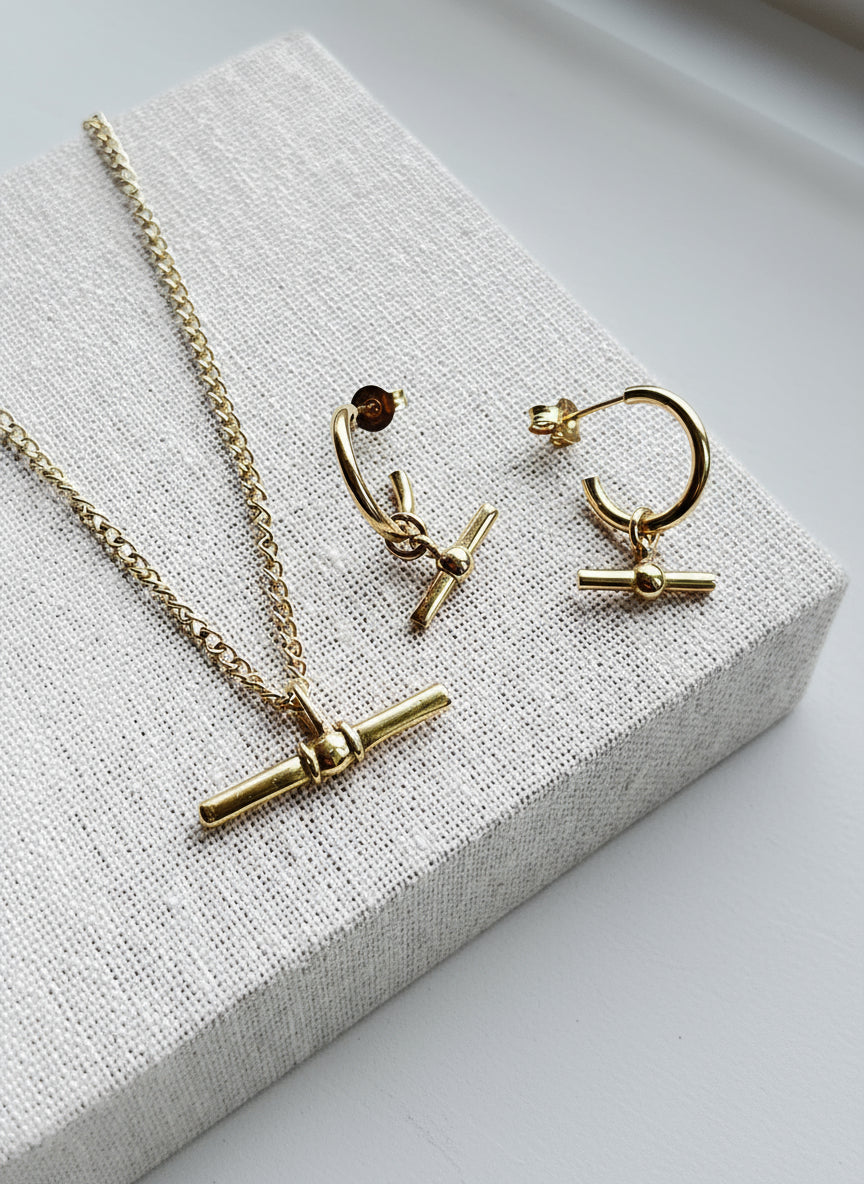 Gold Vermeil Timeless Balance T Bar Necklace