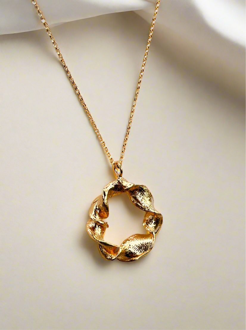 Gold Vermeil Flow Twist Pendant Necklace